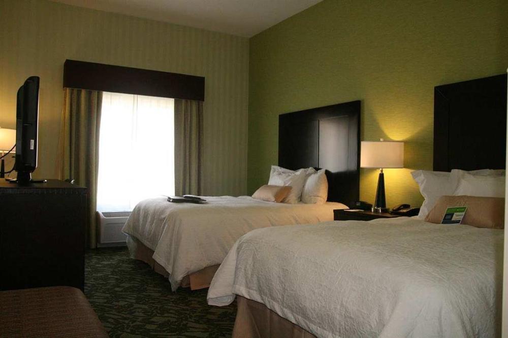 Hampton Inn Detroit Roseville Clinton Township Szoba fotó