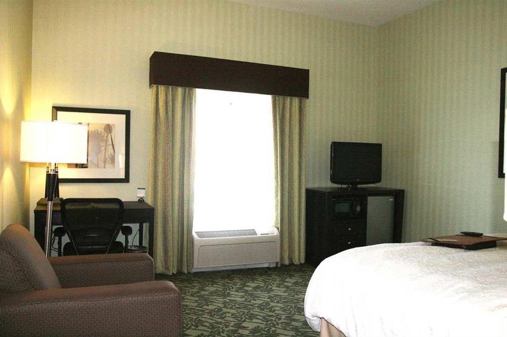 Hampton Inn Detroit Roseville Clinton Township Szoba fotó